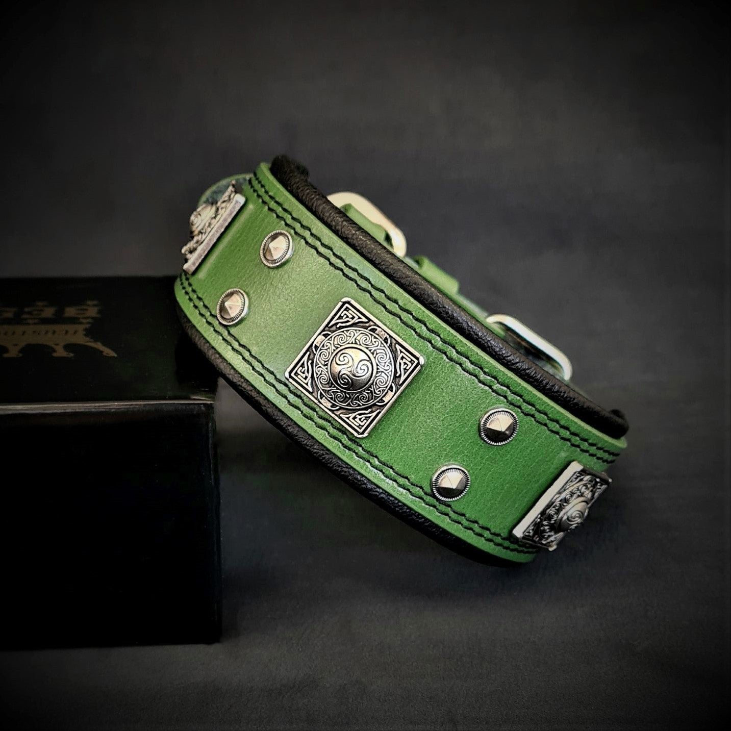 The "Eros" collar 2 inch wide Green - Tampa Home & Garden Store