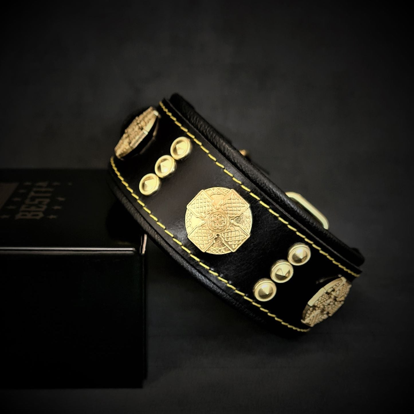 The "Maximus" collar 2 inch wide gold decoration - Tampa Home & Garden Store