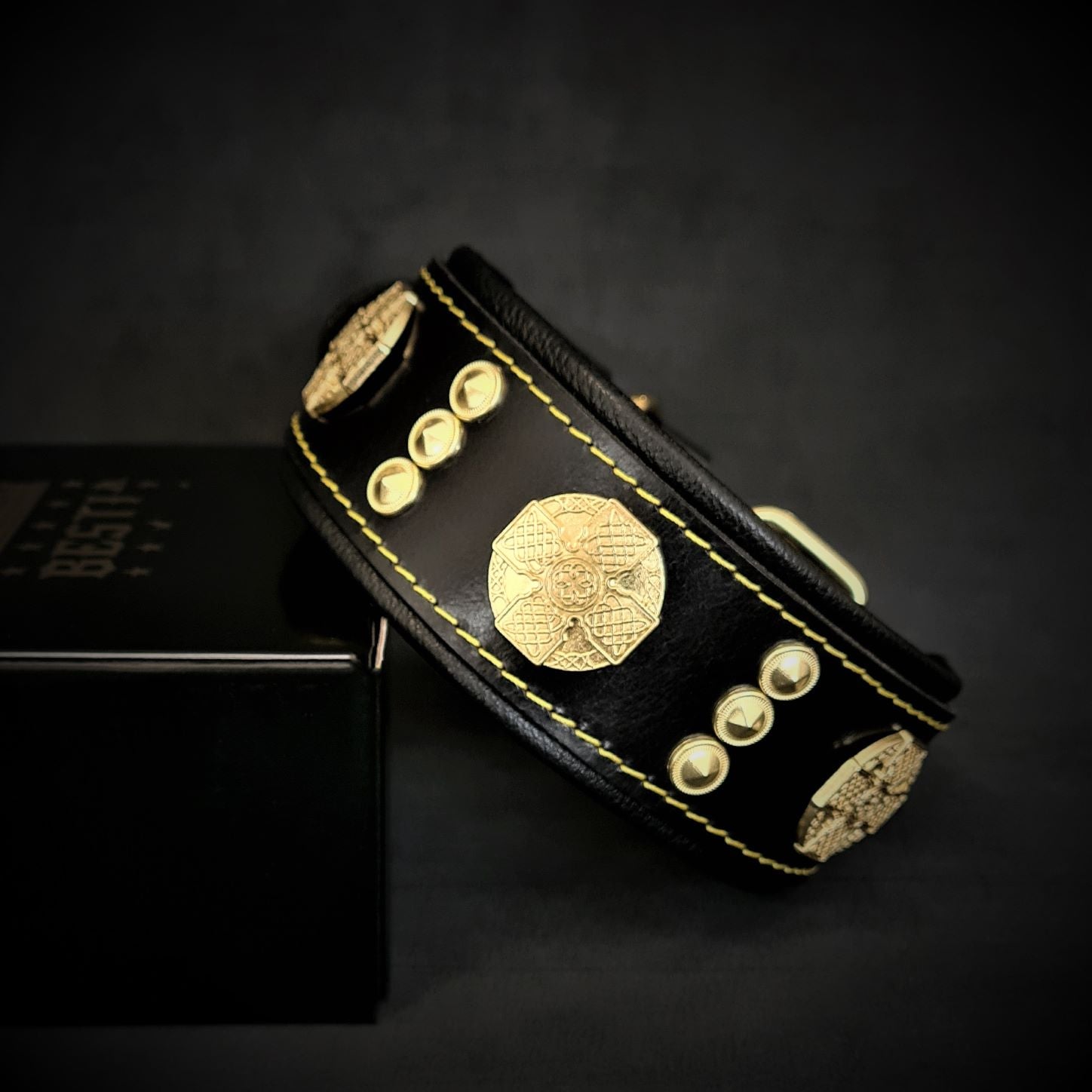 The "Maximus" collar 2 inch wide gold decoration - Tampa Home & Garden Store