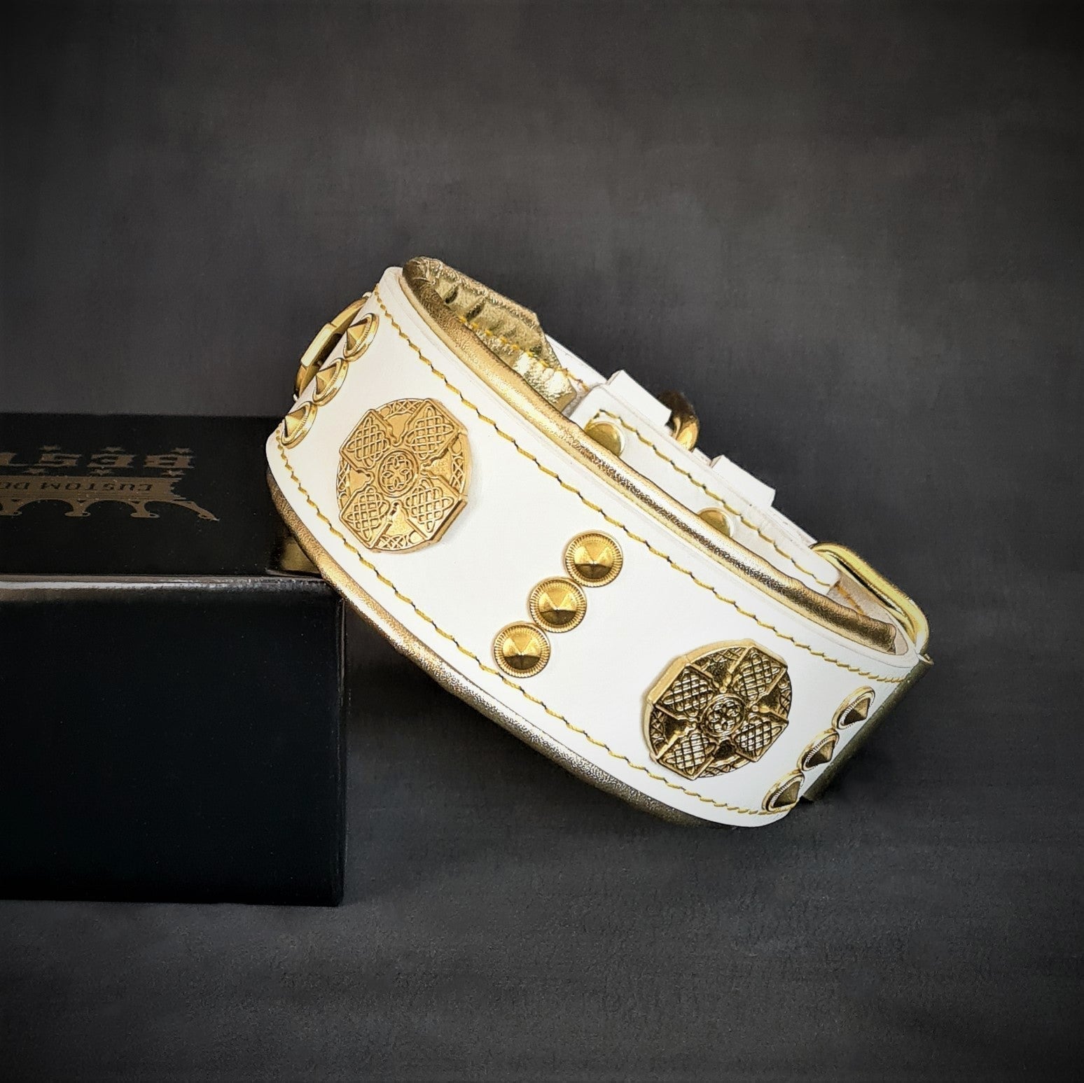 The "Maximus" collar 2 inch wide white & gold - Tampa Home & Garden Store