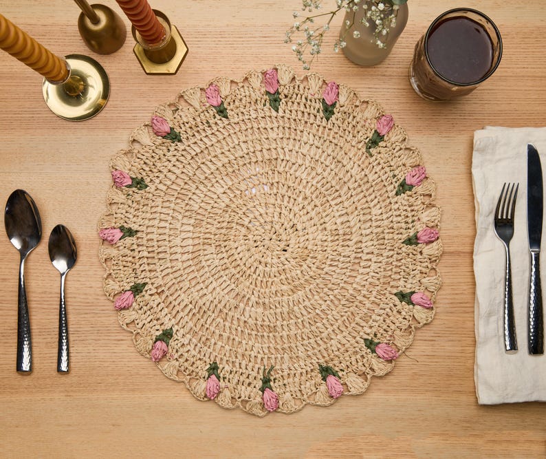Tulip Floral Placemats – Hand-Crocheted Raffia Palm Floral Placemats – Spring Table Decor - Tampa Home & Garden Store