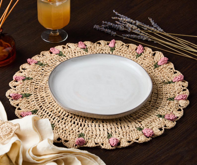 Tulip Floral Placemats – Hand-Crocheted Raffia Palm Floral Placemats – Spring Table Decor - Tampa Home & Garden Store