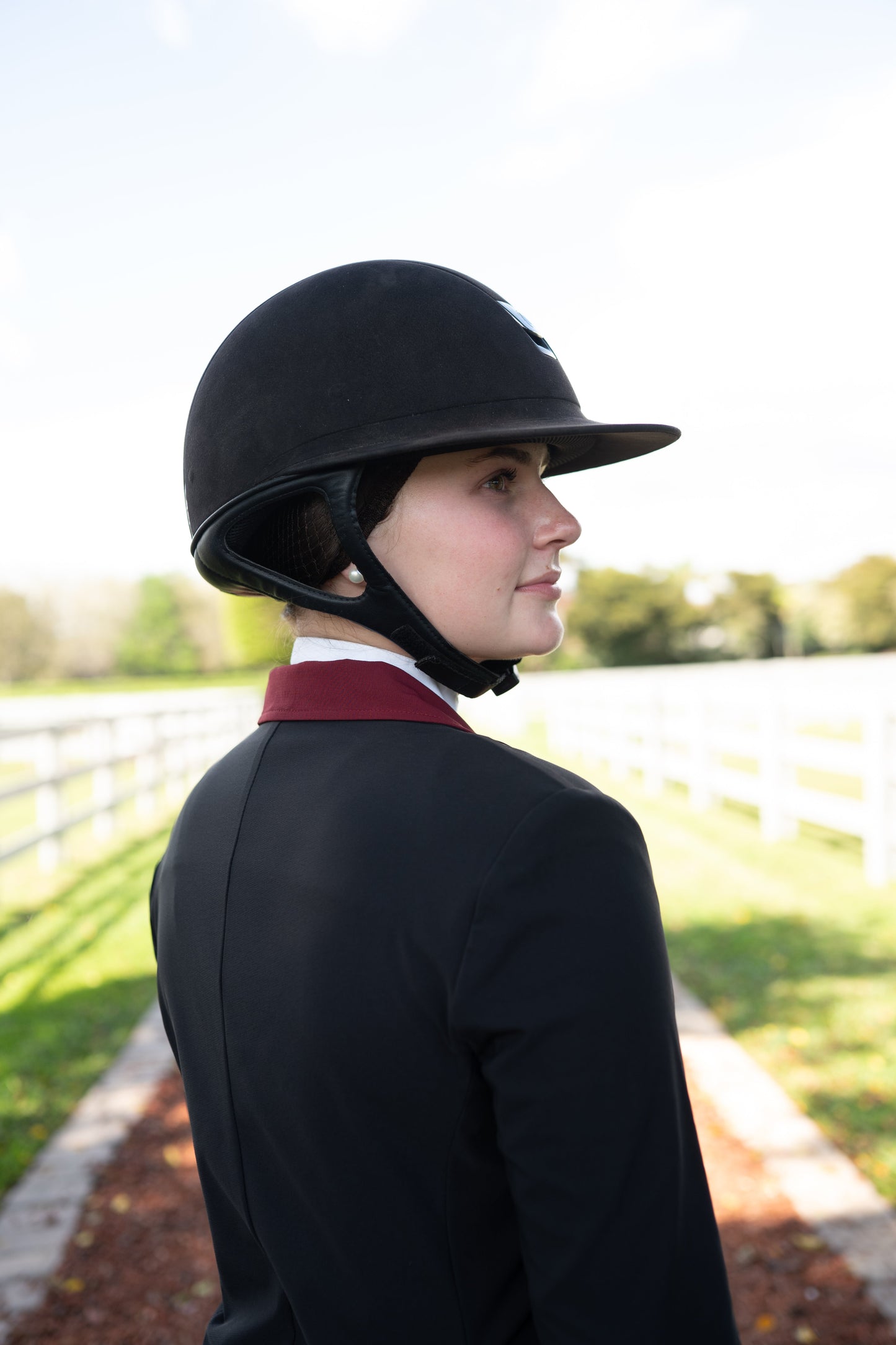 Grand Prix EQJ Ladies 3 Button, Black with Burgundy Collar
