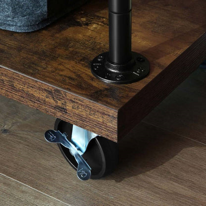 Perchero Industrial de Tubo Metálico con Estantes de Madera y Ruedas
