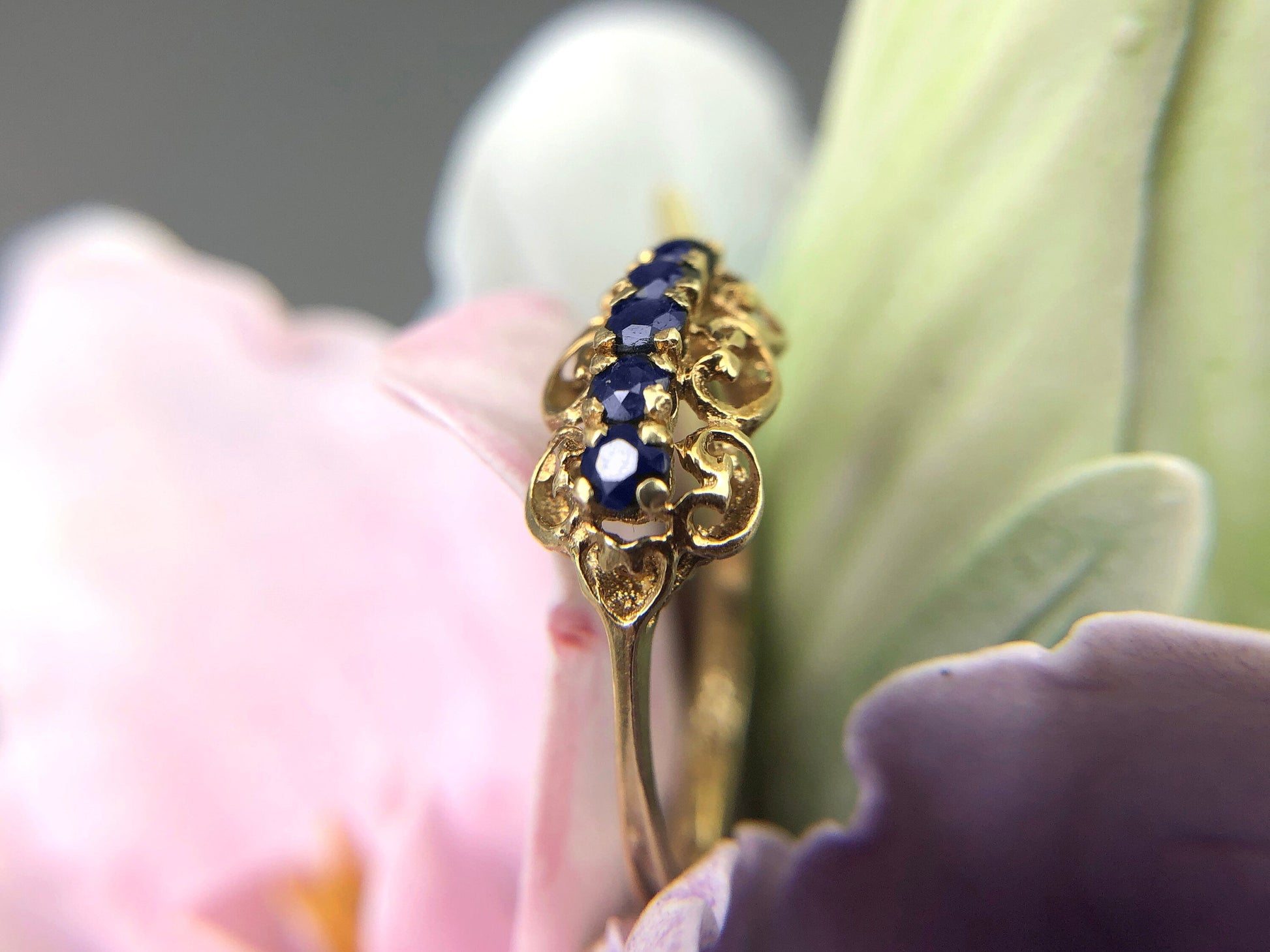 Vintage 14k Gold Sapphire Filigree Ring. Elegant Ring / Gift for Her. - Tampa Home & Garden Store