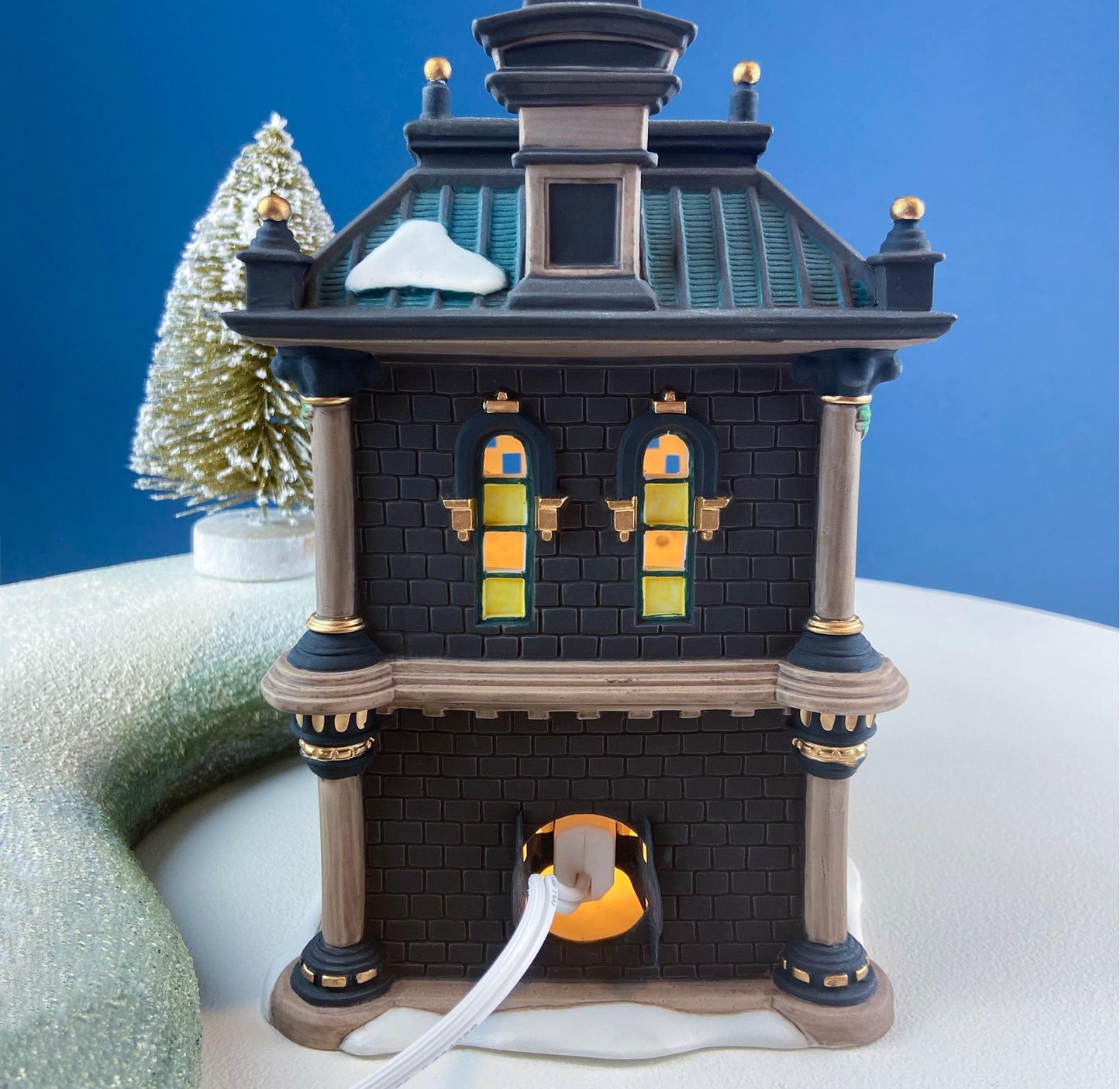 Vintage Blenham Street Bank & 2 Policeman Figurines by Department 56. Illuminated Christmas Village House. Dickens Village. Holiday Display. - Tampa Home & Garden Store