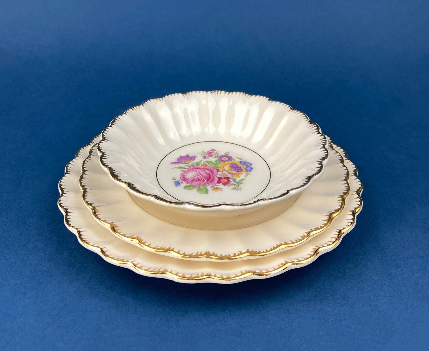 Vintage Dish Set. Leigh Wake by Leigh Potters. Set of 4 Placements: Dinner, Salad Plates, Soup, Salad Bowls, One Serving Dish & Teacups. - Tampa Home & Garden Store