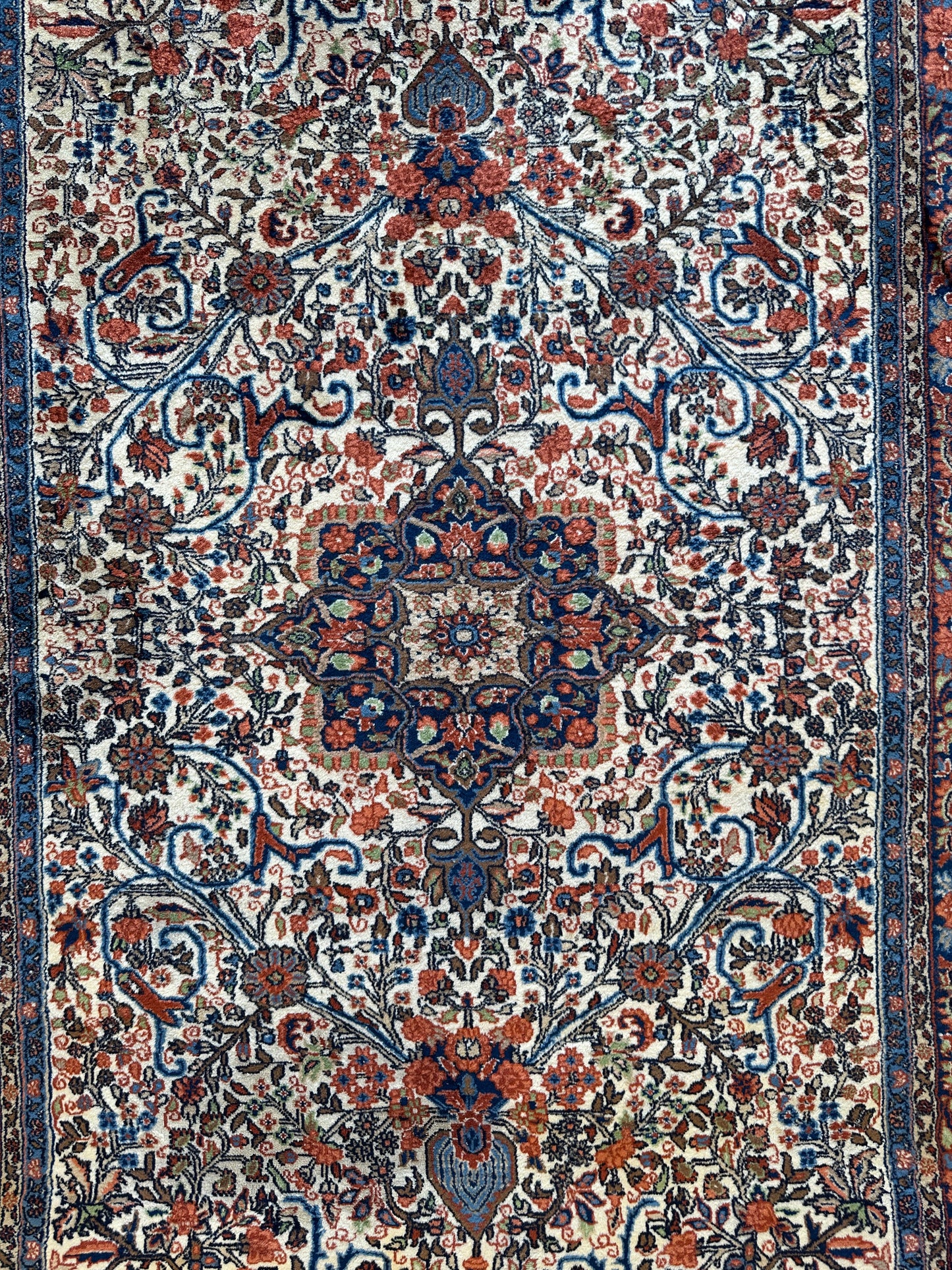 Vintage Persian Sarouk Wool Rug – 4’4” x 6’6” – Hand-Knotted Floral Medallion Design - Tampa Home & Garden Store