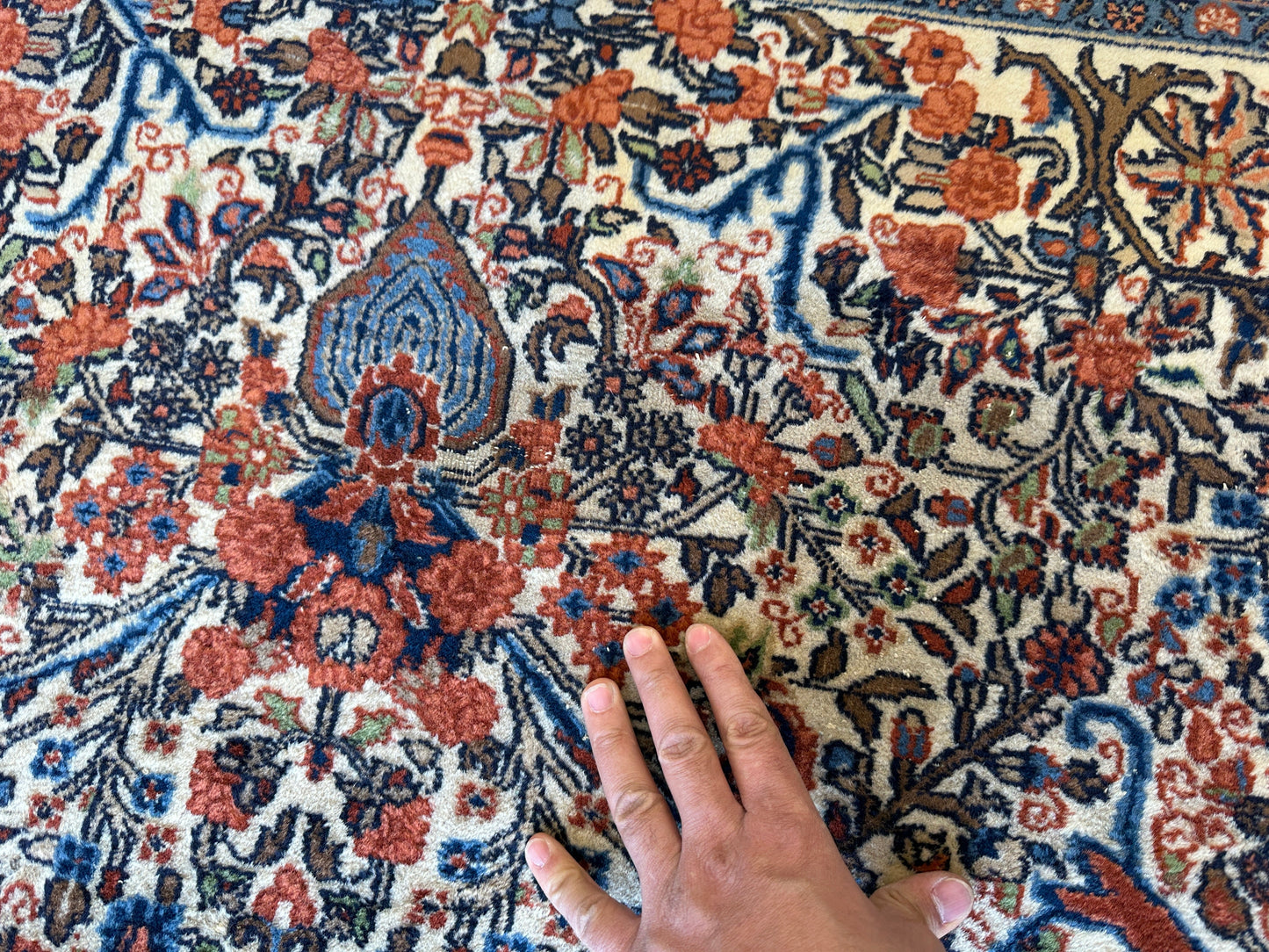 Vintage Persian Sarouk Wool Rug – 4’4” x 6’6” – Hand-Knotted Floral Medallion Design - Tampa Home & Garden Store