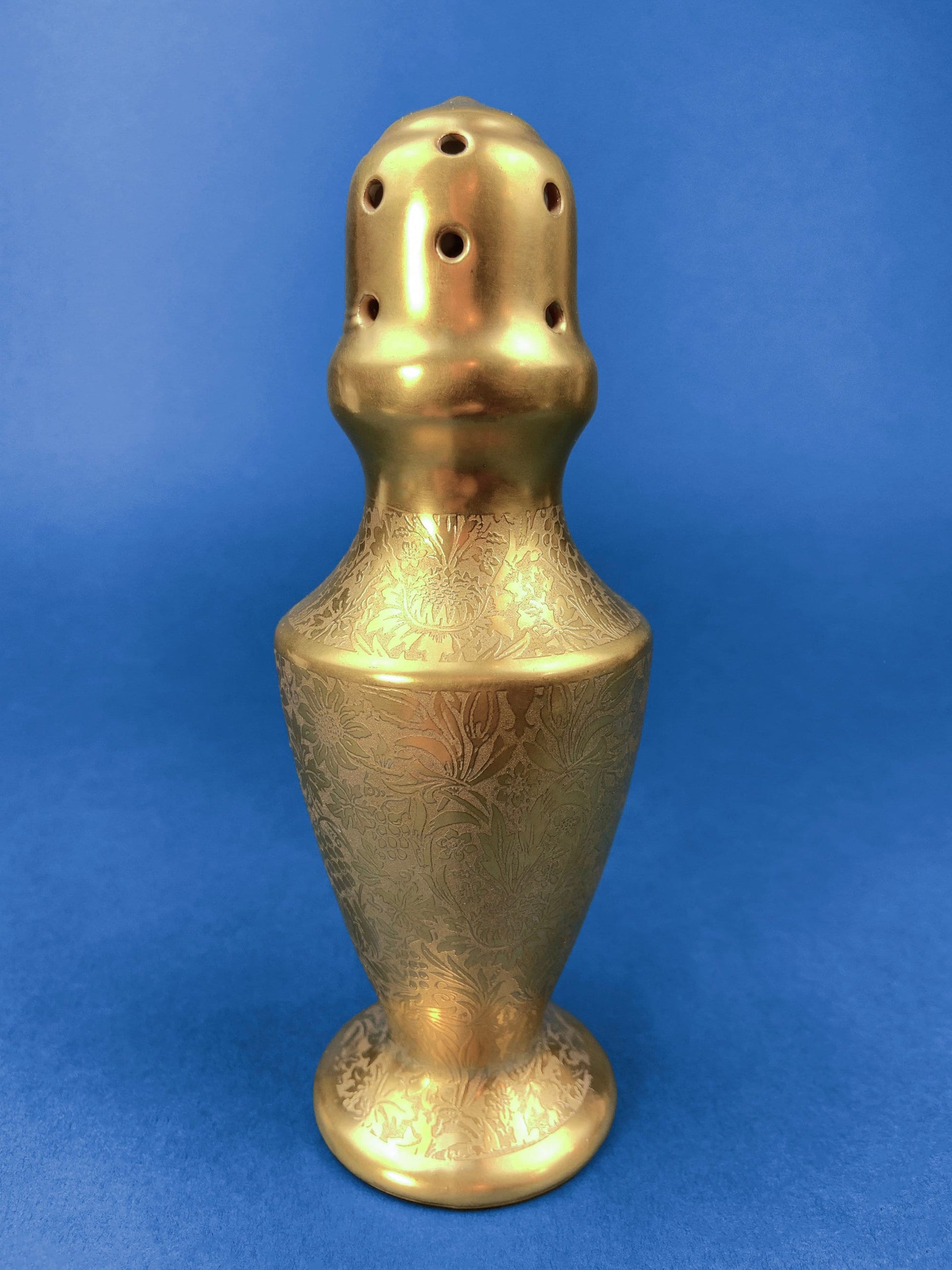 Vintage Pewter Sugar and Cinnamon Shaker. Reed and Barton Muffineer. Subscribed with "Ladies Doubles Runner Up." - Tampa Home & Garden Store