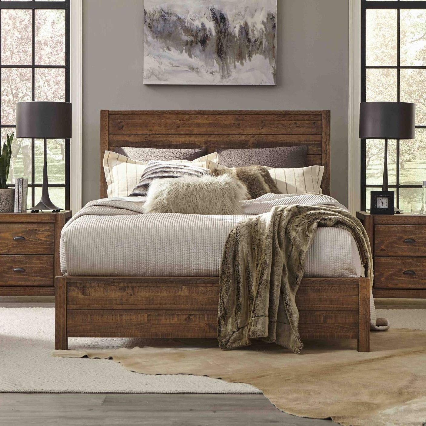 Cama de plataforma FarmHome de pino macizo con acabado de nogal, tamaño Queen
