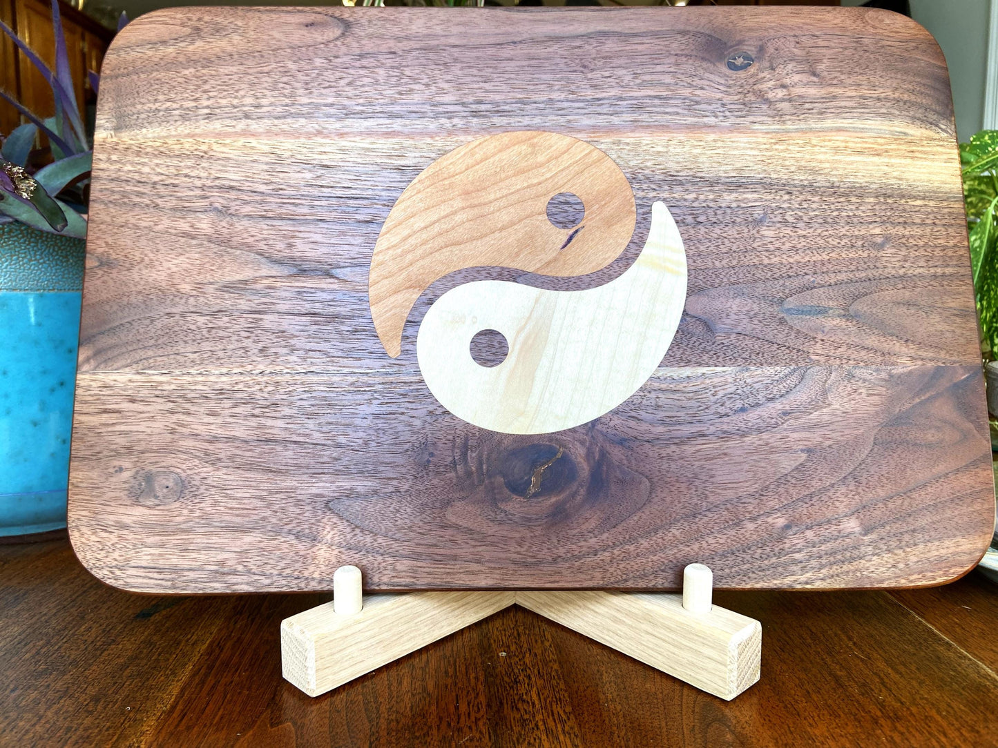 Walnut Charcuterie Board - Cherry & Maple Yin Yang Inlay - Tampa Home & Garden Store