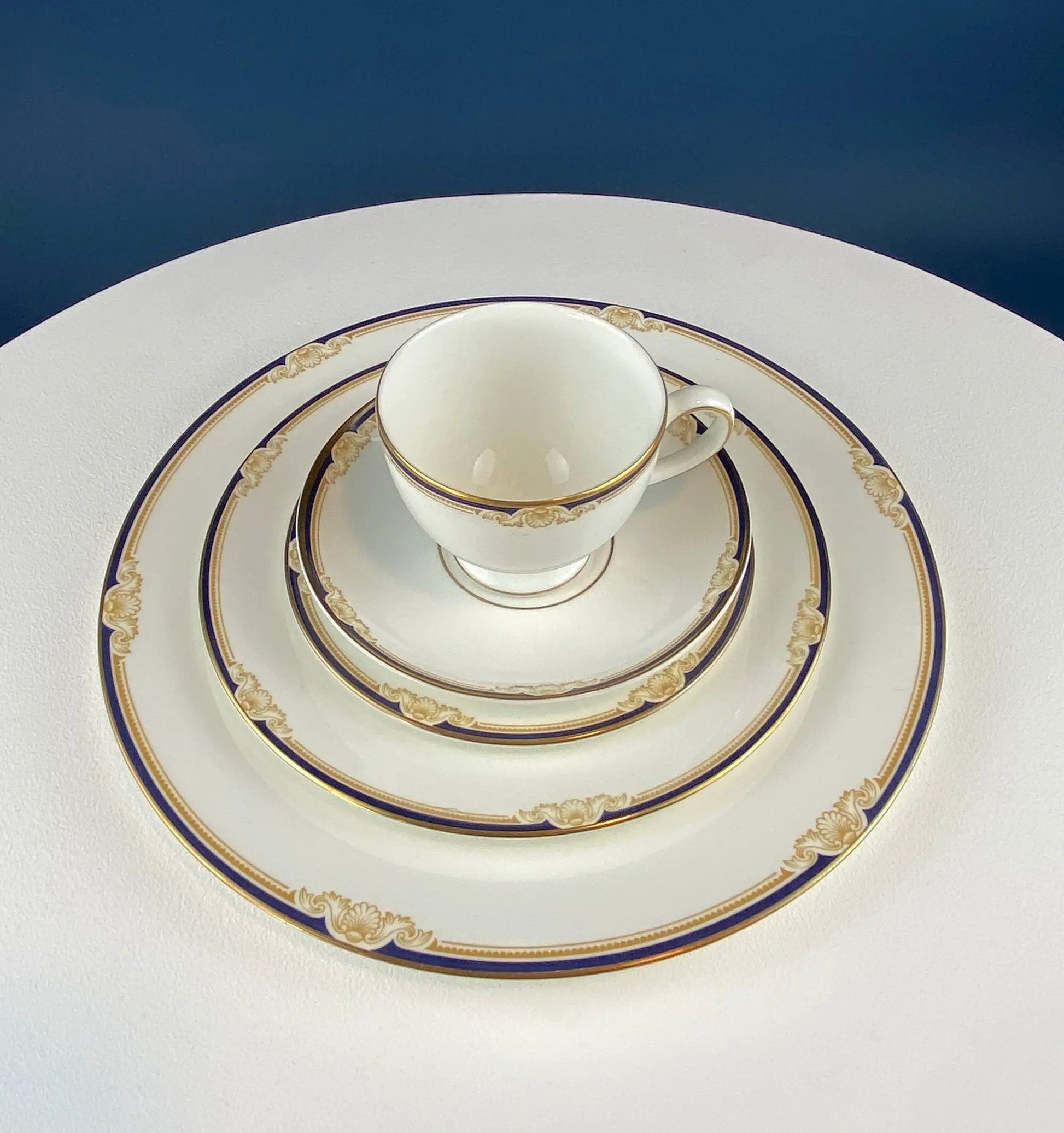 Wedgewood Cavendish 20-piece set with cups and saucers in white porcelain blue gold trim on Tampa Home & Garden Store