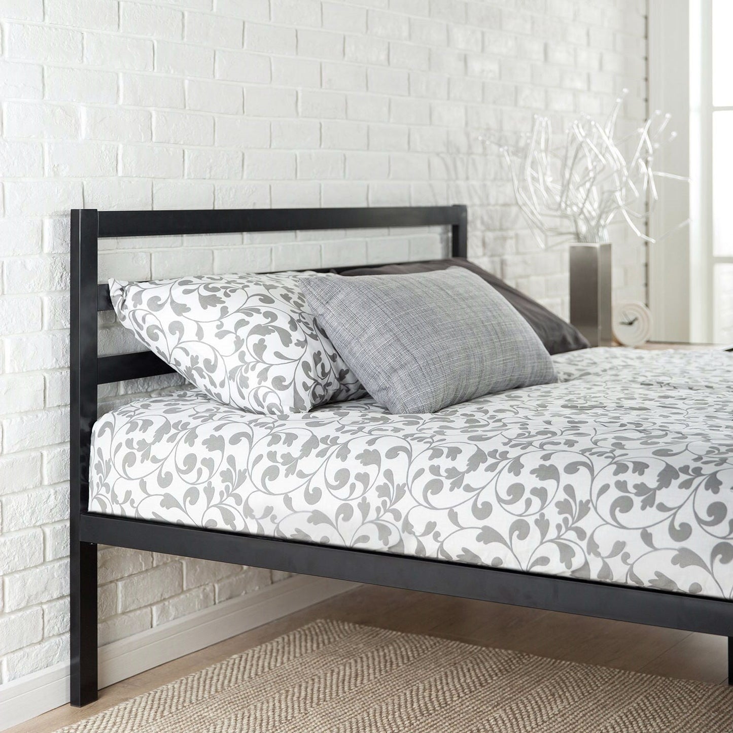 Base de cama de plataforma doble moderna de metal con cabecero y listones de madera