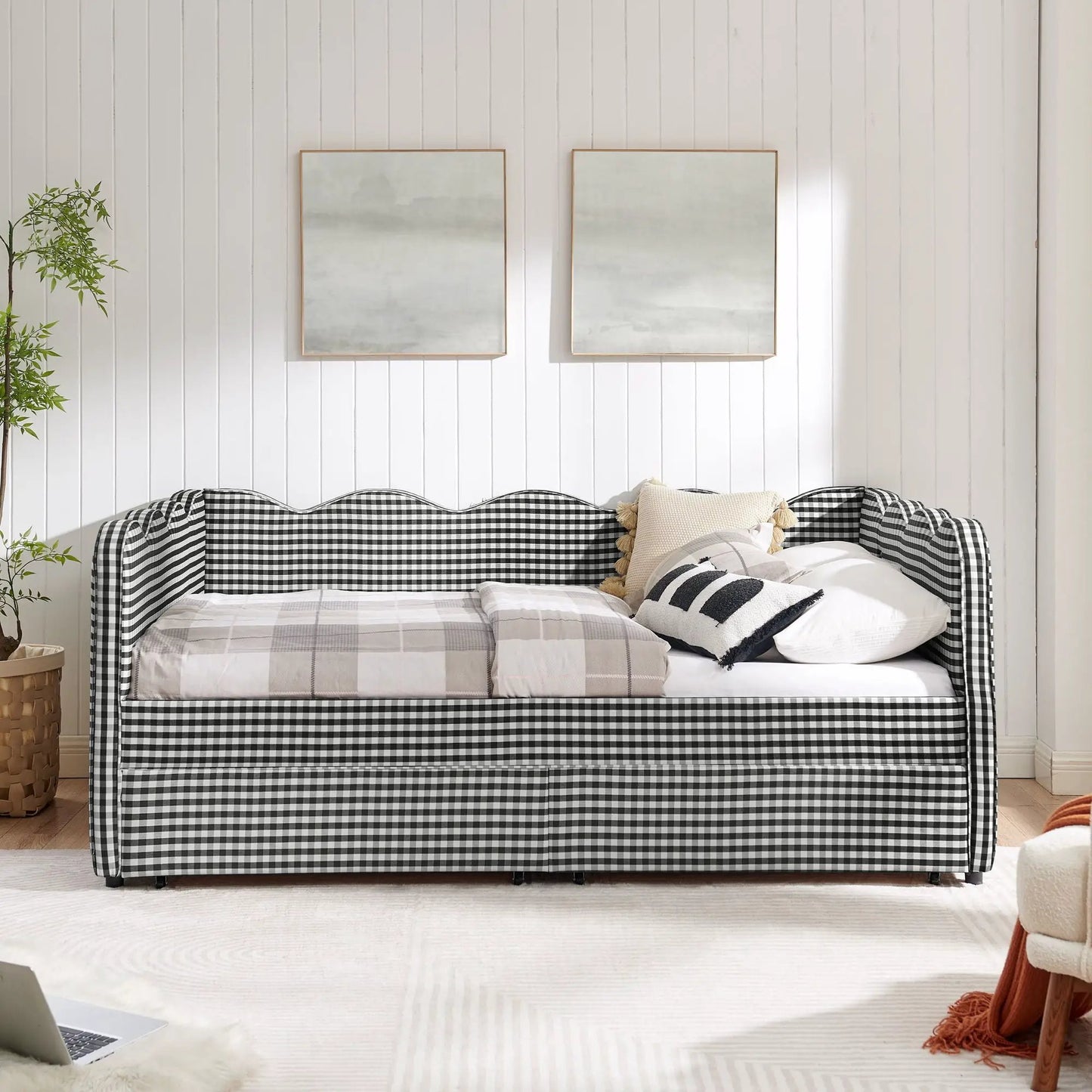 Gingham Daybed With USB Port and Wave Design