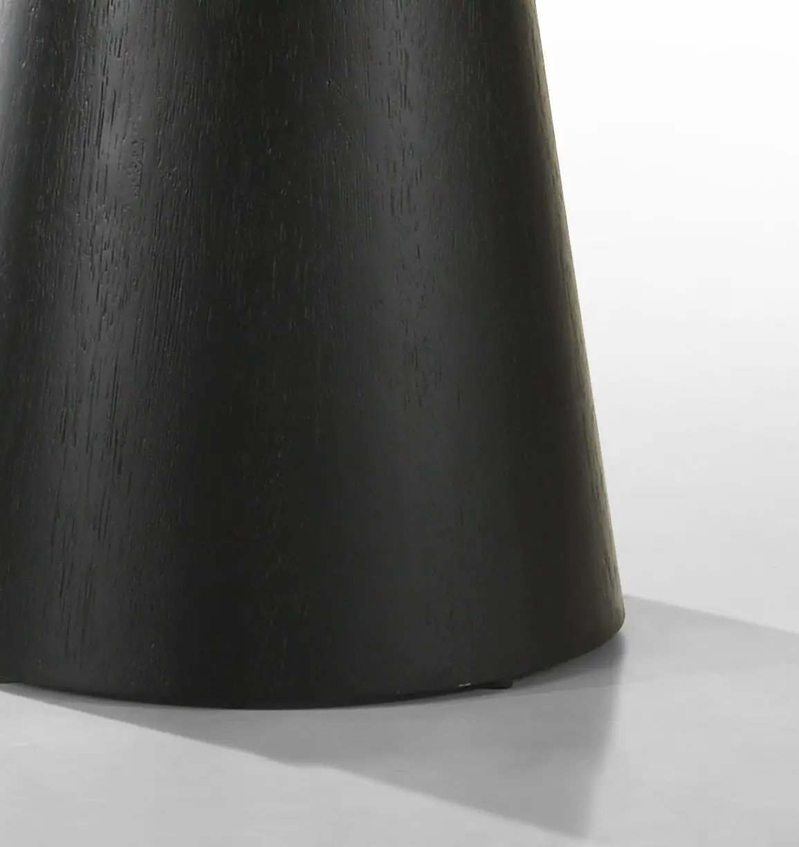 Jasper Round Table In Ebony Finish and Wood Grain