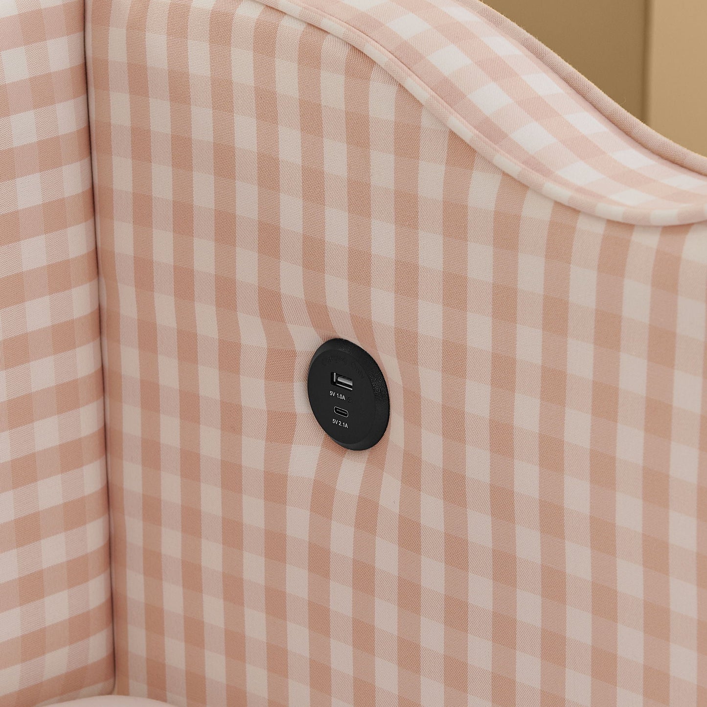 Gingham Wave Daybed And Usb Charging Port