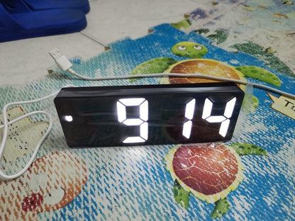 Black acrylic mirror LED alarm clock by Stevvex with USB power on Tampa Home & Garden Store