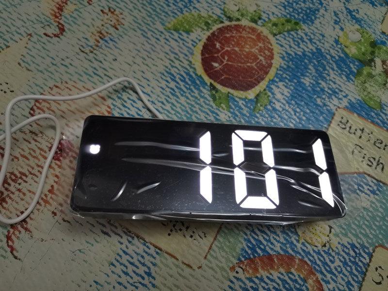 Acrylic/mirror LED alarm clock with white digits and a mirrored face Stevvex STCC344DRG on Tampa Home & Garden Store