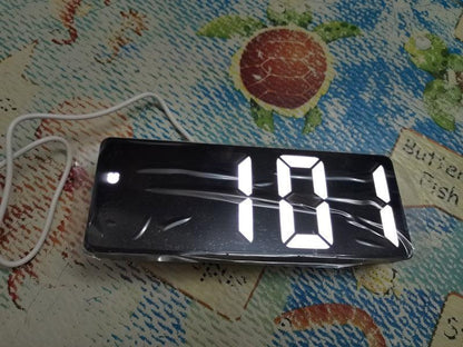 Acrylic/mirror LED alarm clock with white digits and a mirrored face Stevvex STCC344DRG on Tampa Home & Garden Store