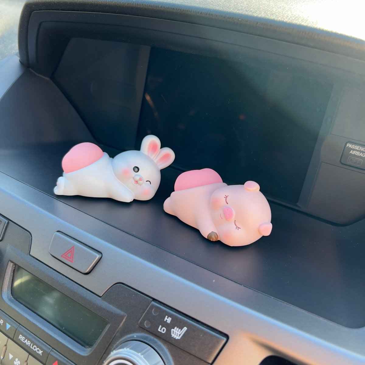 Funny Bouncy Butt Car Ornament and Desk Toy Decor