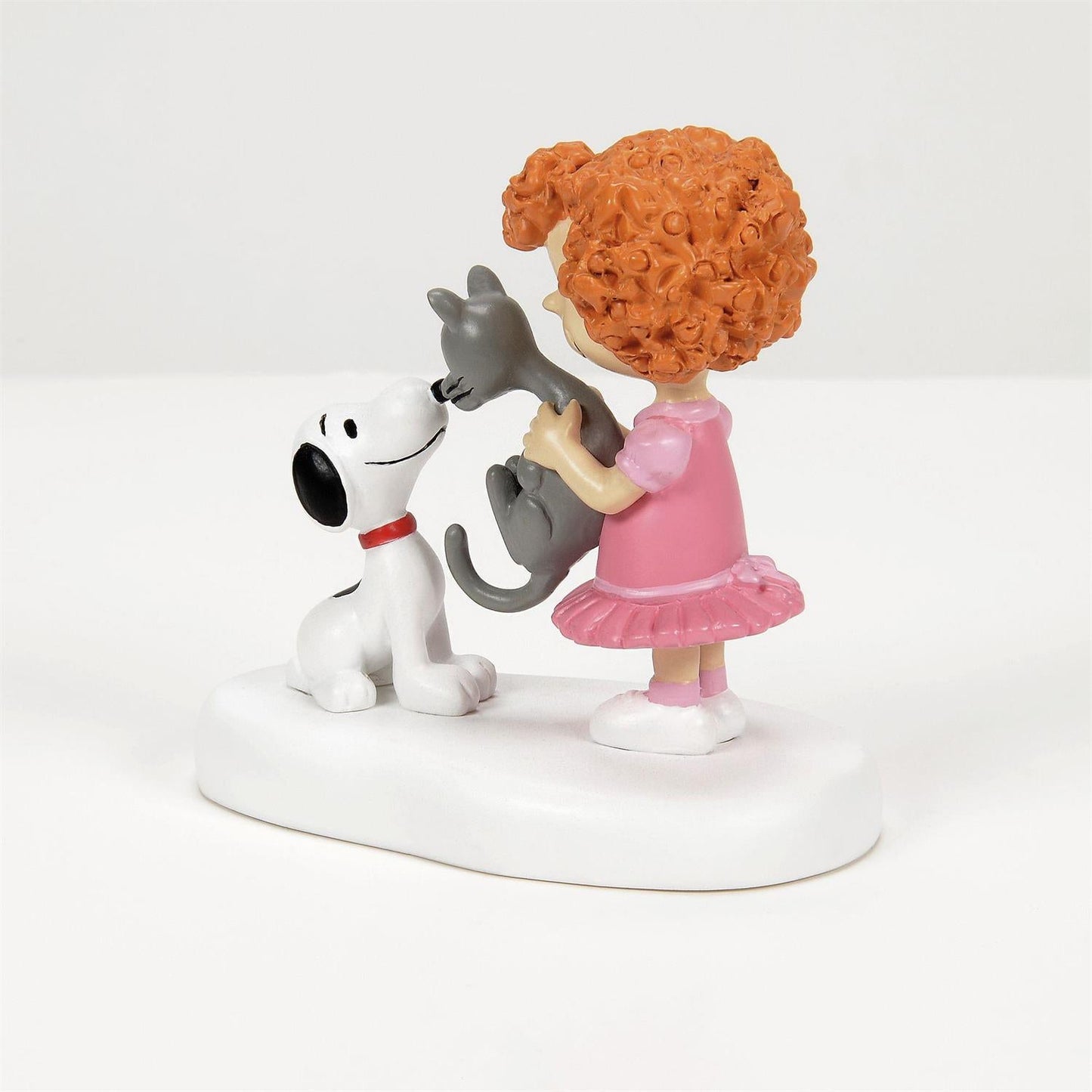 Frieda y Faron conocen a Snoopy