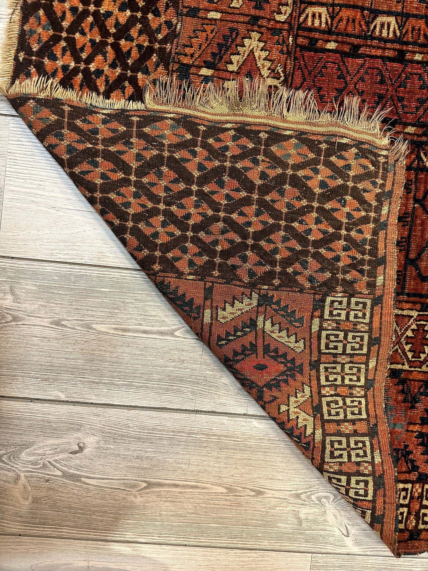 Tapis antique de couverture de porte de tente Turkoman Tekke Ensi des années 1880 4' x4'8 »