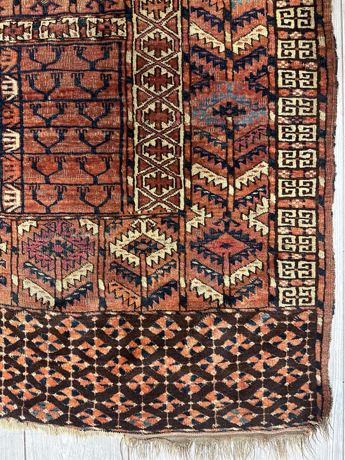Tapis antique de couverture de porte de tente Turkoman Tekke Ensi des années 1880 4' x4'8 »