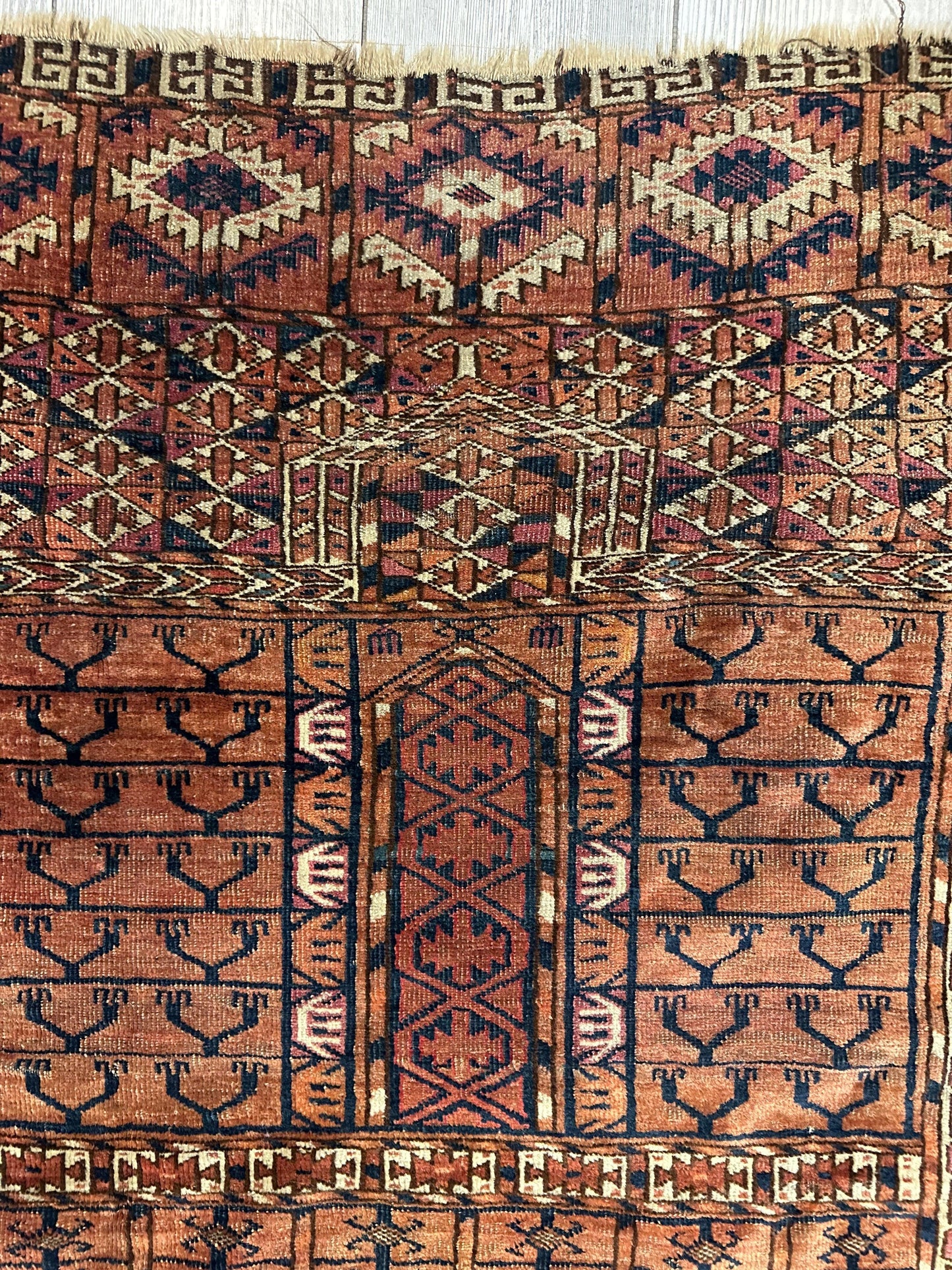 Tapis antique de couverture de porte de tente Turkoman Tekke Ensi des années 1880 4' x4'8 »