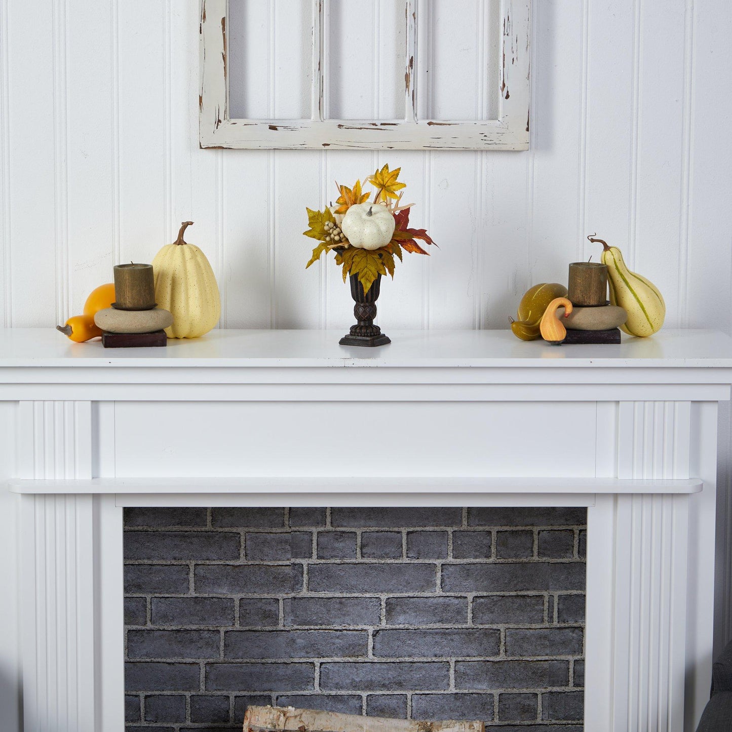 Arreglo artificial de calabaza y bayas de otoño de 13" en urna decorativa