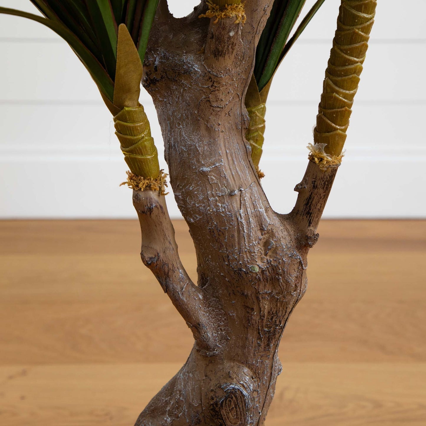 Árbol artificial de yuca de 117 cm resistente a los rayos UV (para interior y exterior)