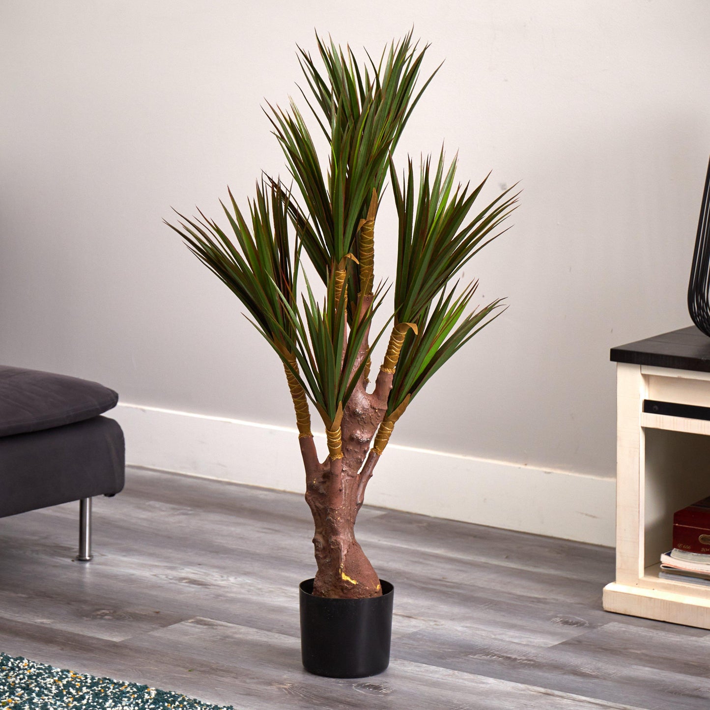 Árbol artificial de yuca de 117 cm resistente a los rayos UV (para interior y exterior)