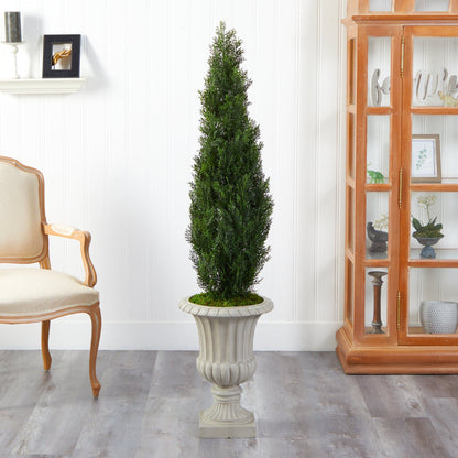 Árbol artificial de cedro de 5 pies en urna con acabado arena (interior/exterior)