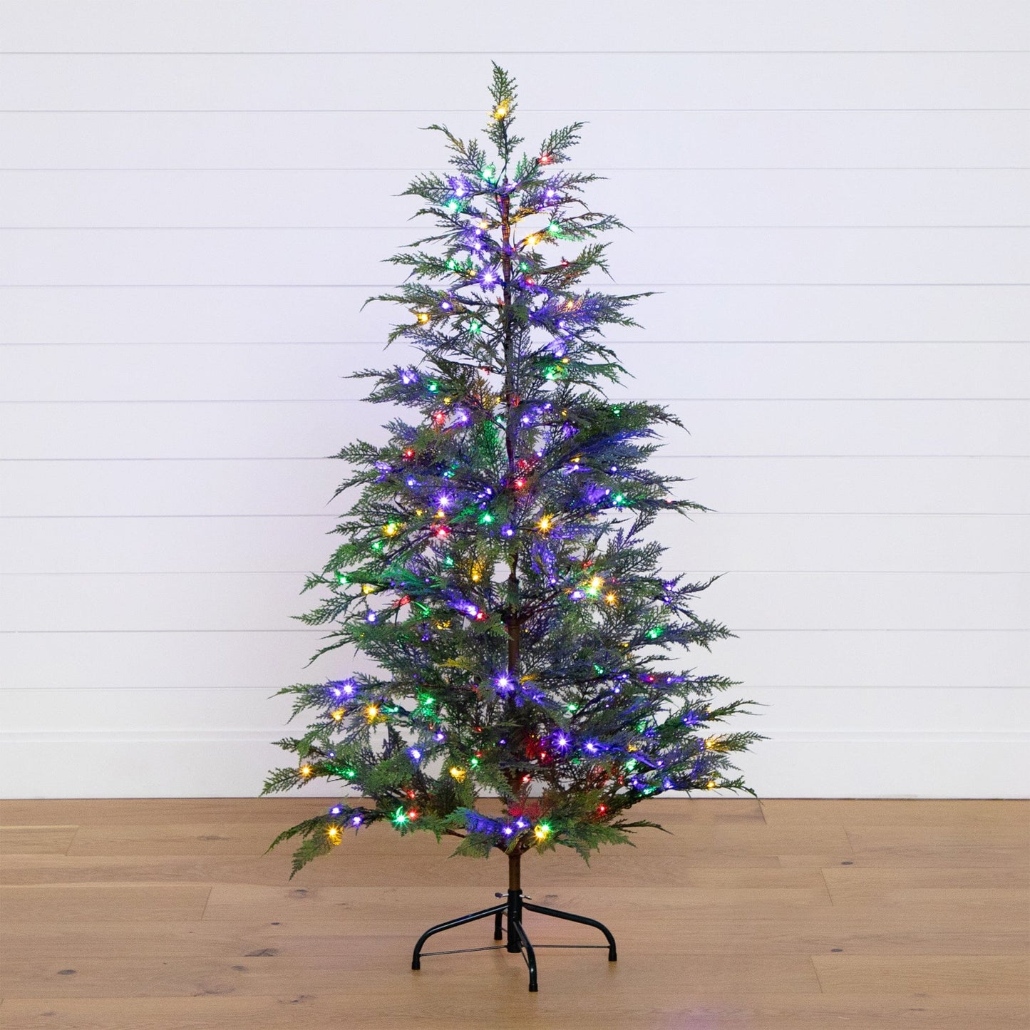 5 Ft Artificial Pine Christmas Tree and Lights