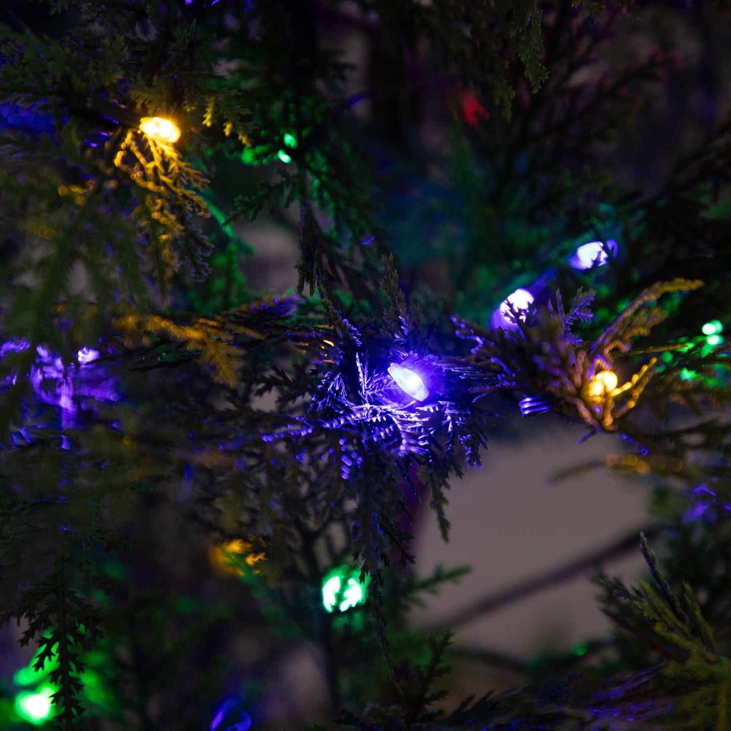 5 Ft Artificial Pine Christmas Tree and Lights