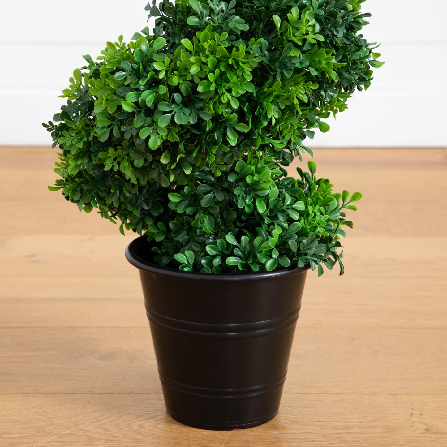 5 Foot Uv Boxwood Spiral Topiary And A Planter