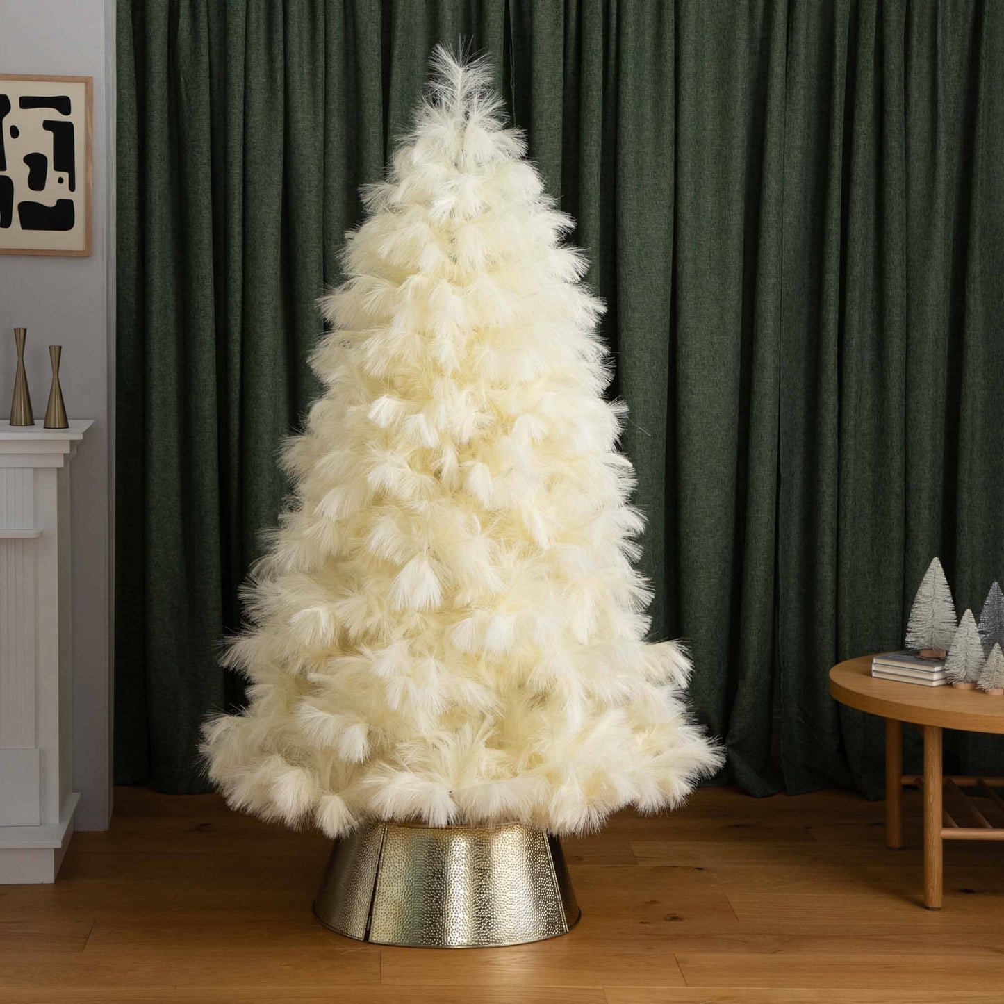 Artificial Off White Pampas and Christmas Tree