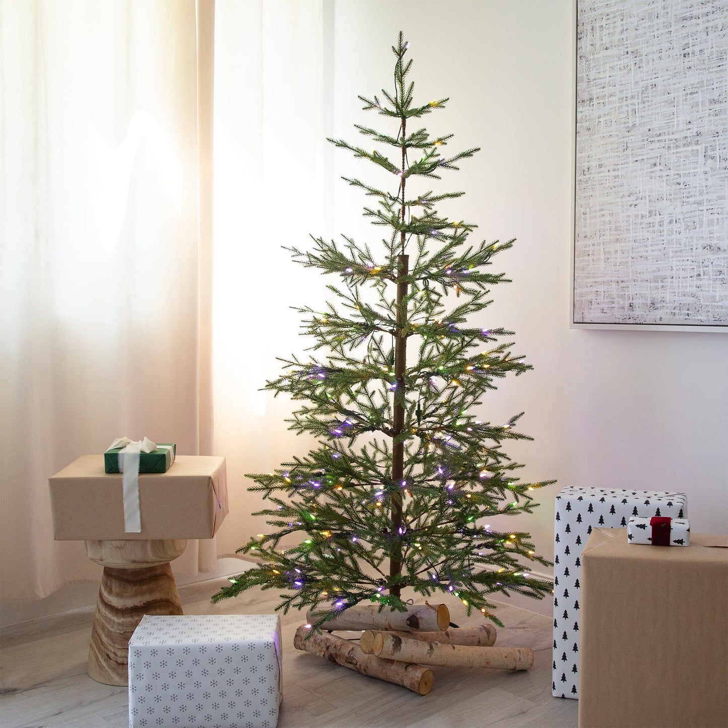 6 Foot Fresh Artificial Tree and Twinkle Lights