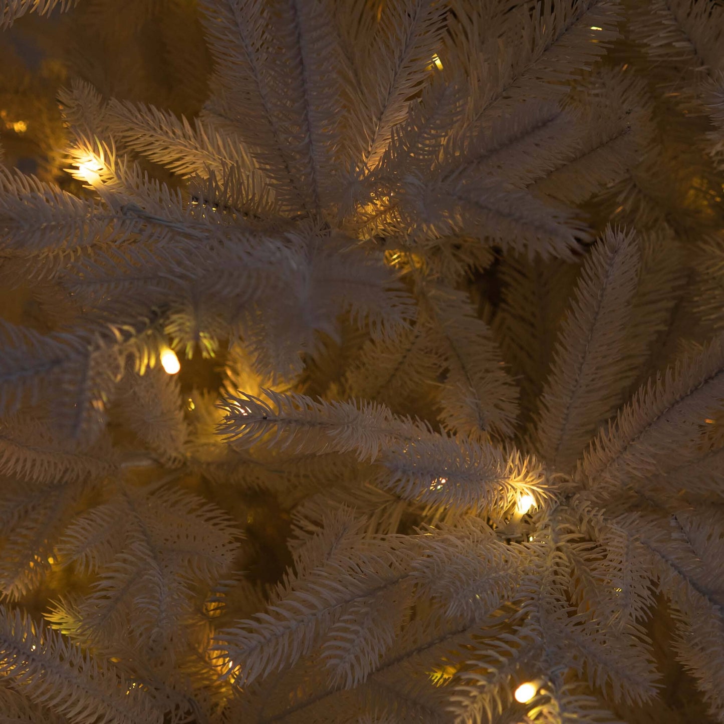 7Ft Artificial White Spruce Tree With 440 Lights
