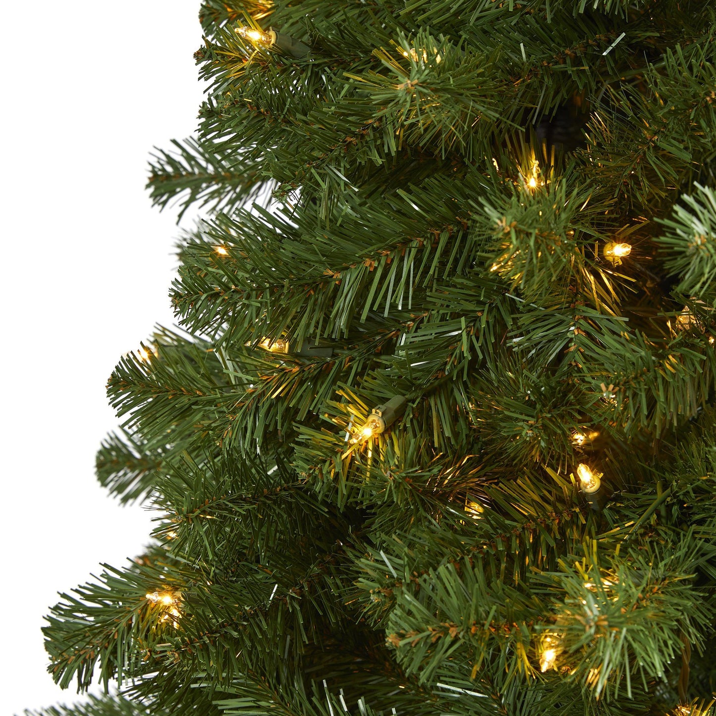 7.5 ft Virginia Fir Christmas Tree and Lights