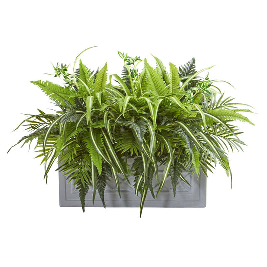 Verdes Mixtos y Helecho Artificial en Jardinera de Piedra