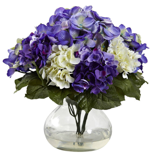 Hortensia variada con jarrón
