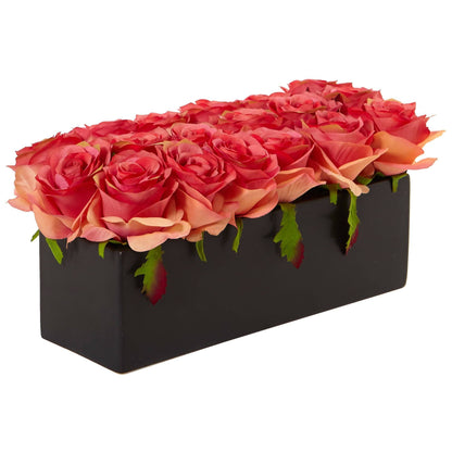 Rosas en jardinera rectangular