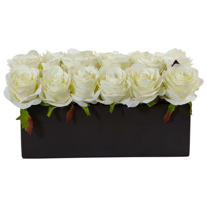 Rosas en jardinera rectangular