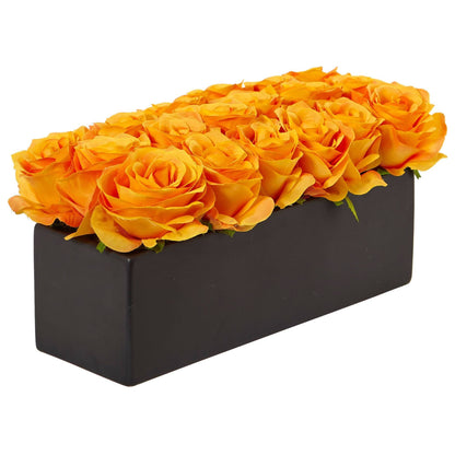 Rosas en jardinera rectangular