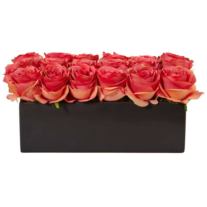 Rosas en jardinera rectangular