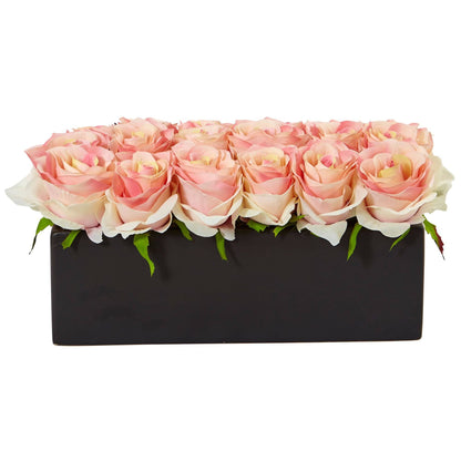 Rosas en jardinera rectangular