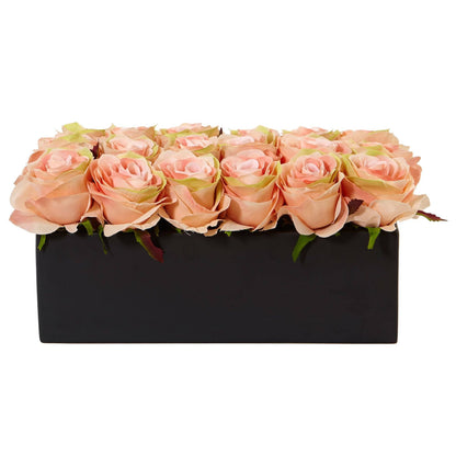 Rosas en jardinera rectangular