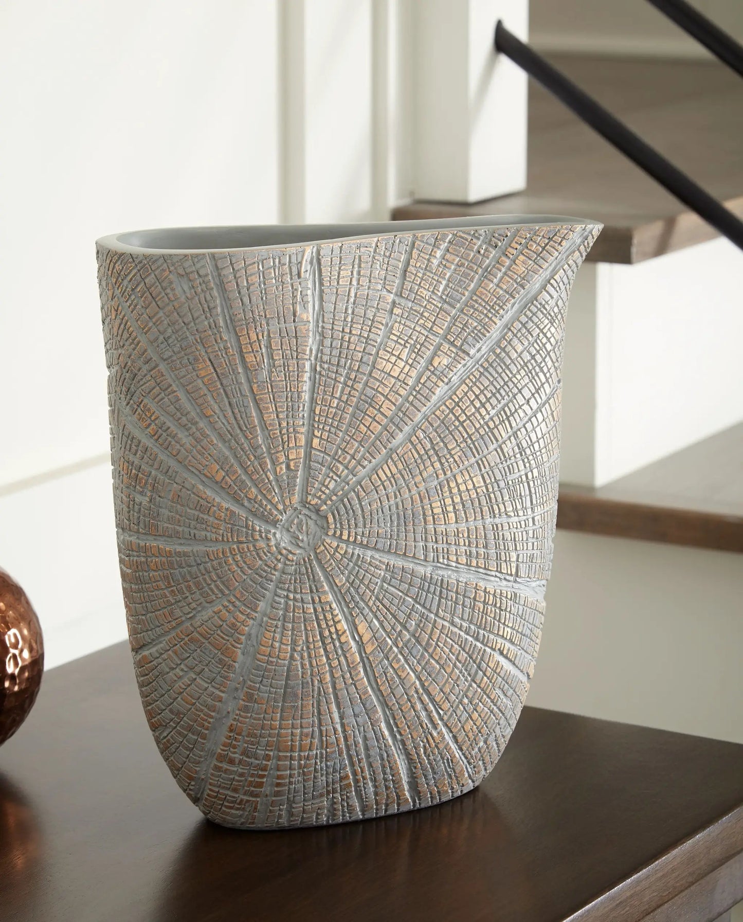 Ardenley Vase Set Of 2 With Starburst Design