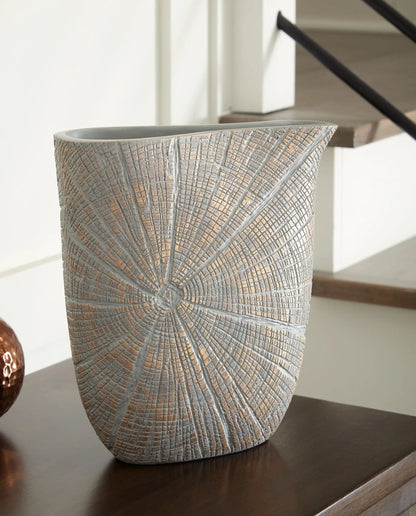 Ardenley Vase Set Of 2 With Starburst Design